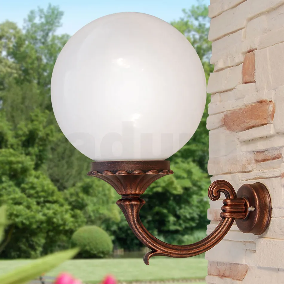 Applique da Esterno in Alluminio Pressofuso e Sfera in Acrilico - Trovanero Viadurini