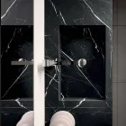 Composizione Bagno con 1 Cassetto Bianco, Specchio e Mensola Hpl Marquina - Velaria Viadurini