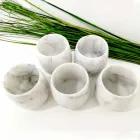 Composizione di 2 Bicchieri in Marmo Bianco di Carrara Made in Italy - Dolla Viadurini