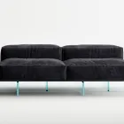 Divano con Base in Vetro Extrachiaro e Seduta in Tessuto Made in Italy - Rory Viadurini