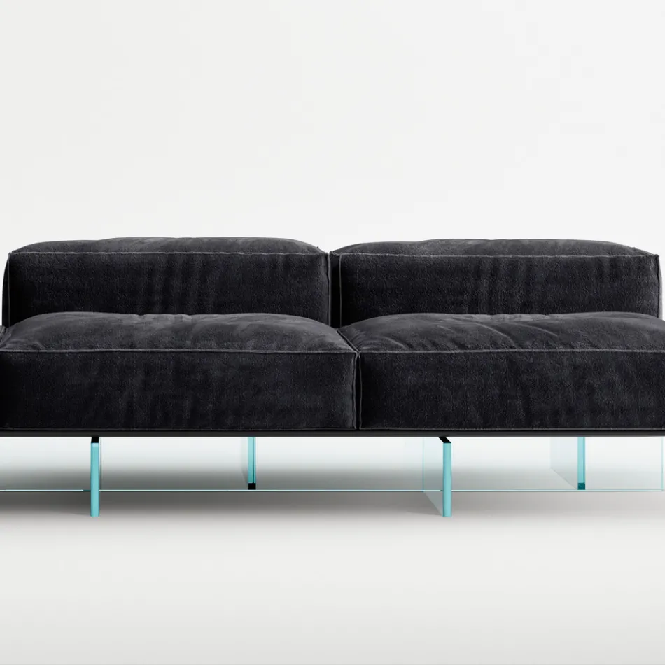 Divano con Base in Vetro Extrachiaro e Seduta in Tessuto Made in Italy - Rory Viadurini