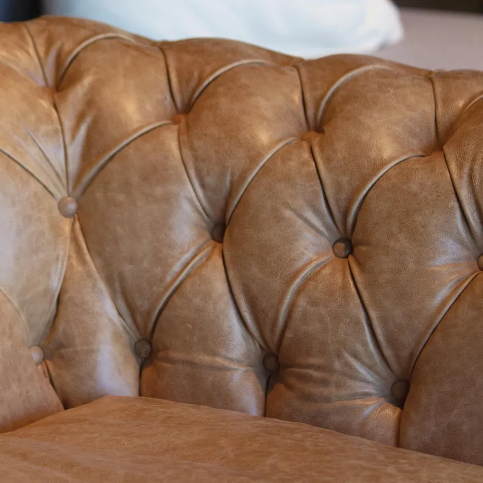 Divano da Interno con Piedi in Legno e Ruote in Metallo Made in Italy - Giocoso Viadurini