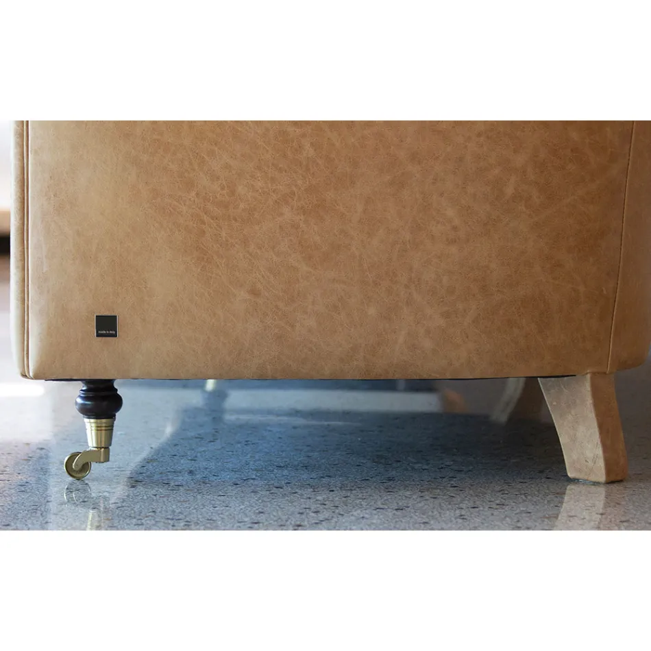 Divano da Interno con Piedi in Legno e Ruote in Metallo Made in Italy - Giocoso Viadurini