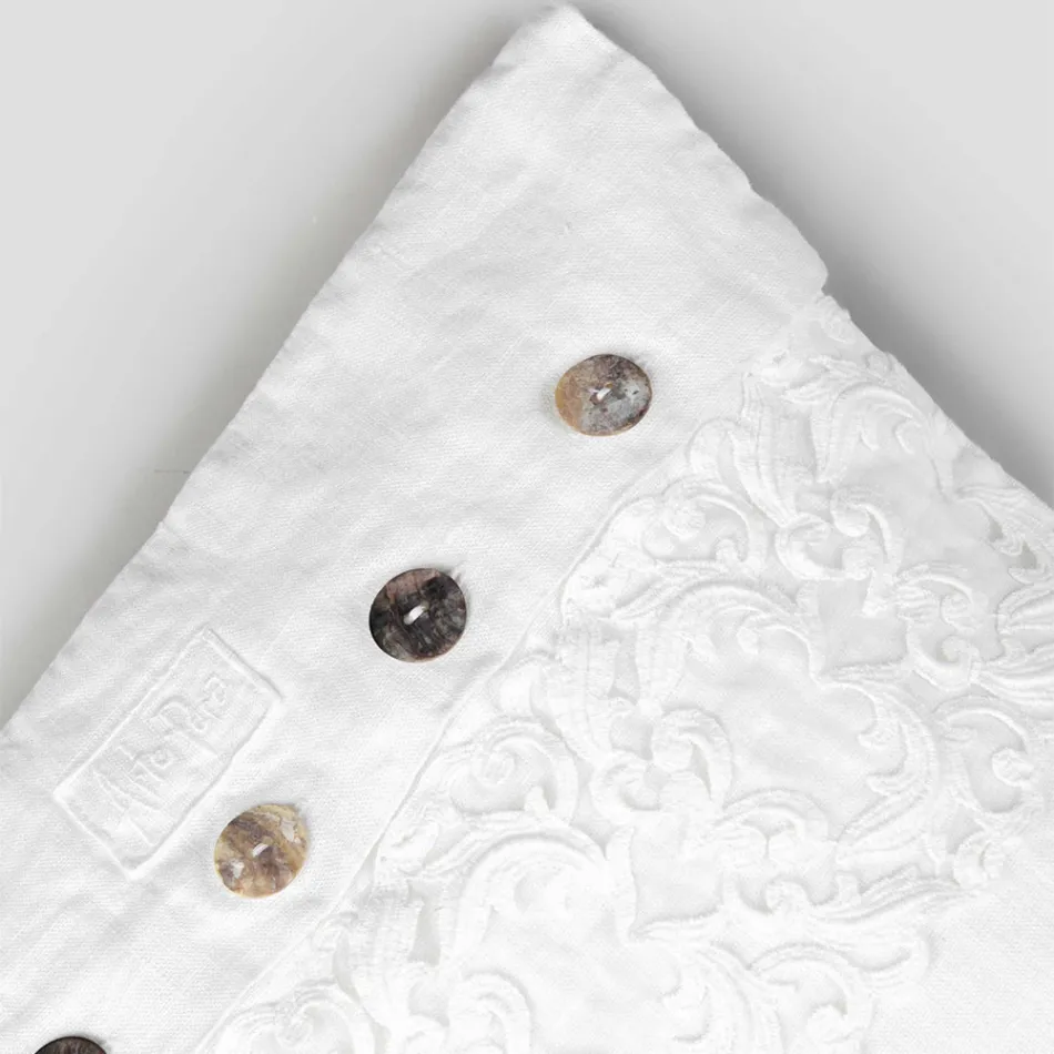 Federa Cuscino Quadrato Bianca con Pizzo e Bottoni Lusso Italiano - Logos Viadurini