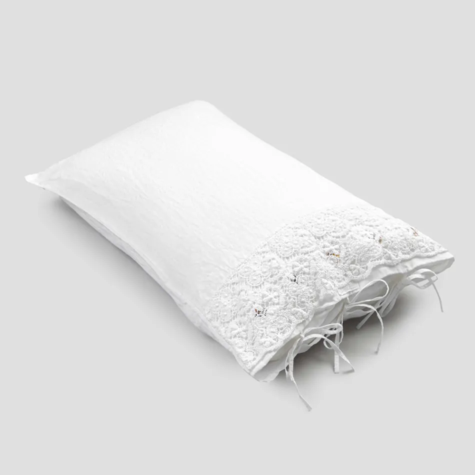 Federa di Lino con Pizzo Bianco per Letto Design di Lusso Made in Italy - Kiss Viadurini
