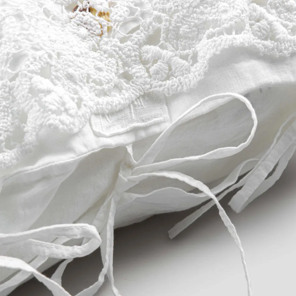 Federa di Lino con Pizzo Bianco per Letto Design di Lusso Made in Italy - Kiss Viadurini
