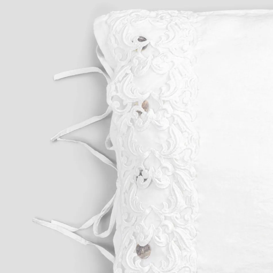 Federa di Lino con Pizzo Bianco per Letto Design di Lusso Made in Italy - Kiss Viadurini