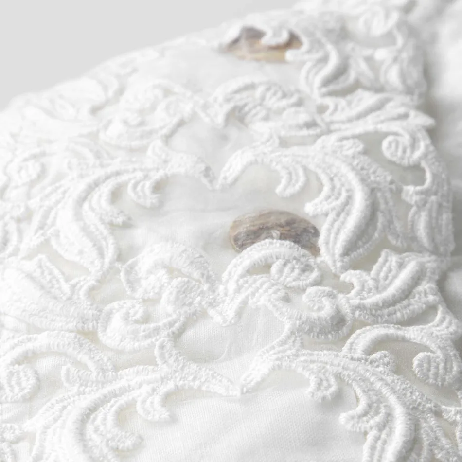 Federa di Lino con Pizzo Bianco per Letto Design di Lusso Made in Italy - Kiss Viadurini