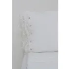 Federa di Lino con Pizzo Bianco per Letto Design di Lusso Made in Italy - Kiss Viadurini