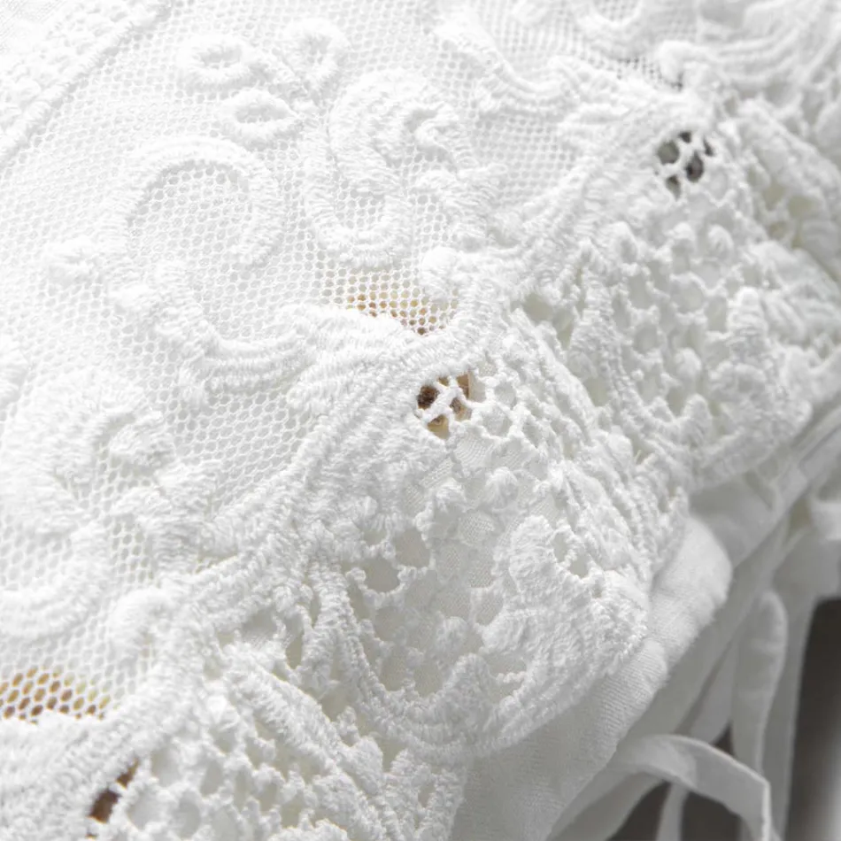 Federa di Lino con Pizzo Bianco per Letto Design di Lusso Made in Italy - Kiss Viadurini