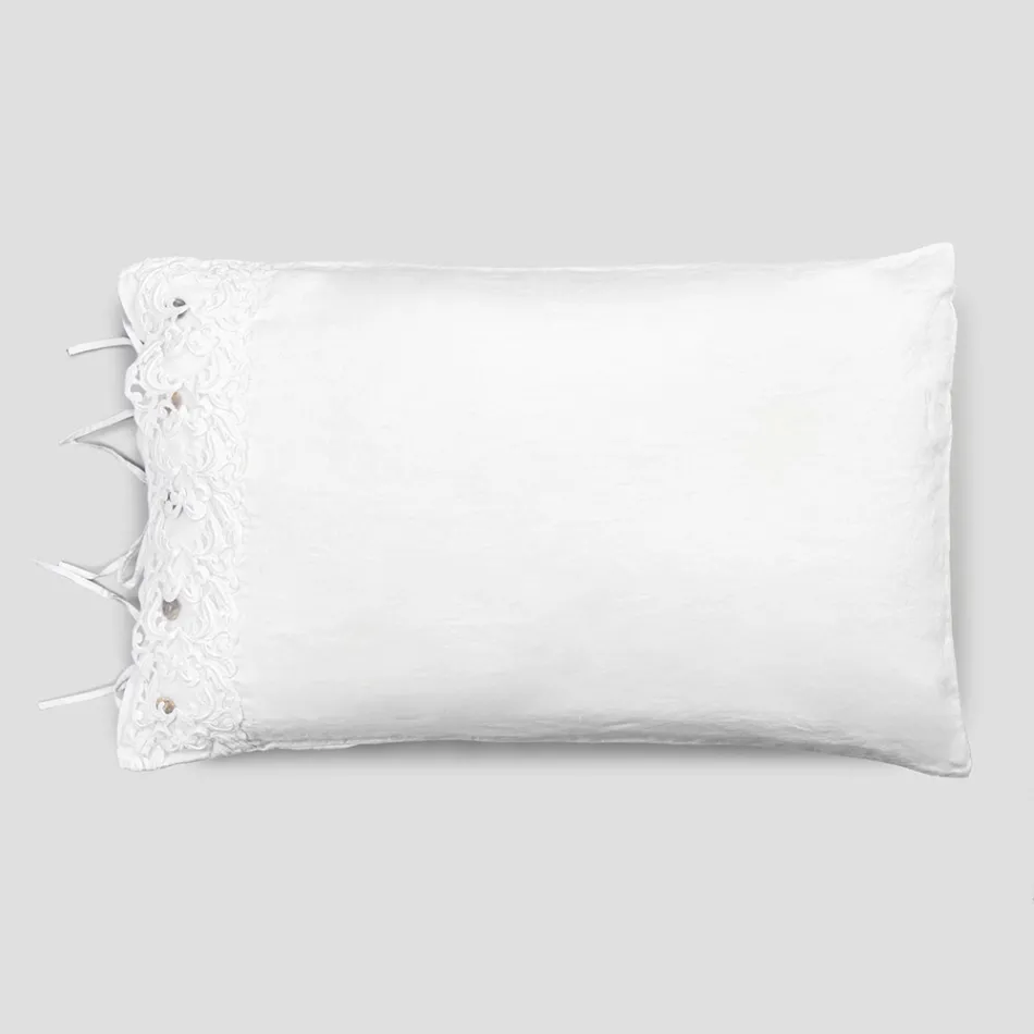 Federa di Lino con Pizzo Bianco per Letto Design di Lusso Made in Italy - Kiss Viadurini