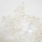 Federa Quadrata in Lino Bianco con Pizzo di Decoro sui Bordi e Balze - Priscilla Viadurini