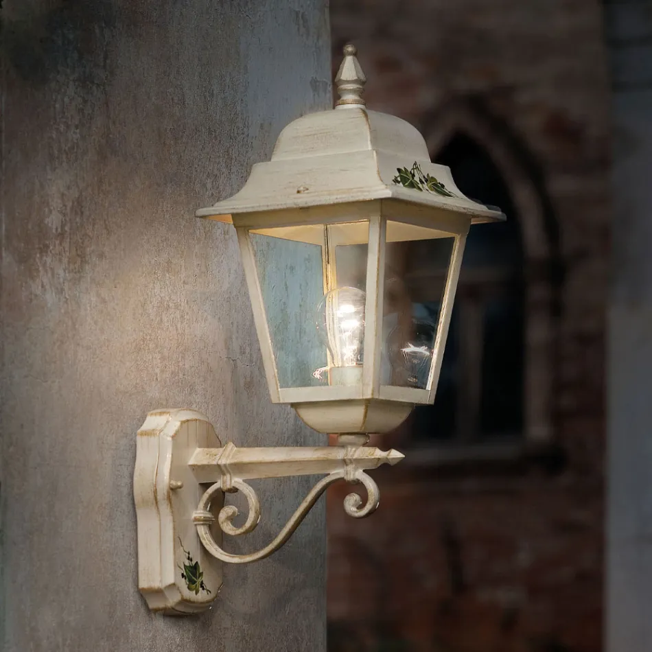 Lampada a Parete in Alluminio Bianco e Decoro Dipinto a Mano - Gorizia Viadurini