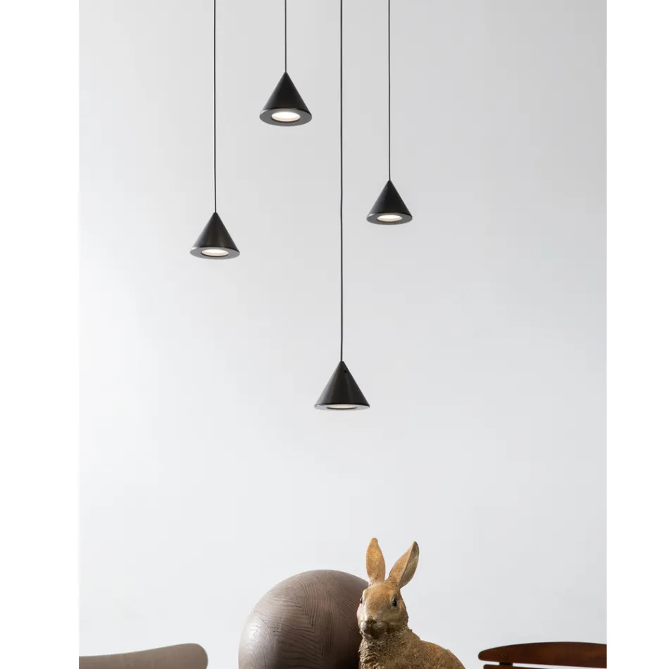 Lampada a Sospensione Design 5 o 7 Luci Filo in Alluminio Nero - Mercado Viadurini