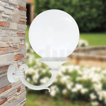 Lampada da Esterno in Alluminio Bianco con Sfera in Acrilico Opale - Trovabianco Viadurini