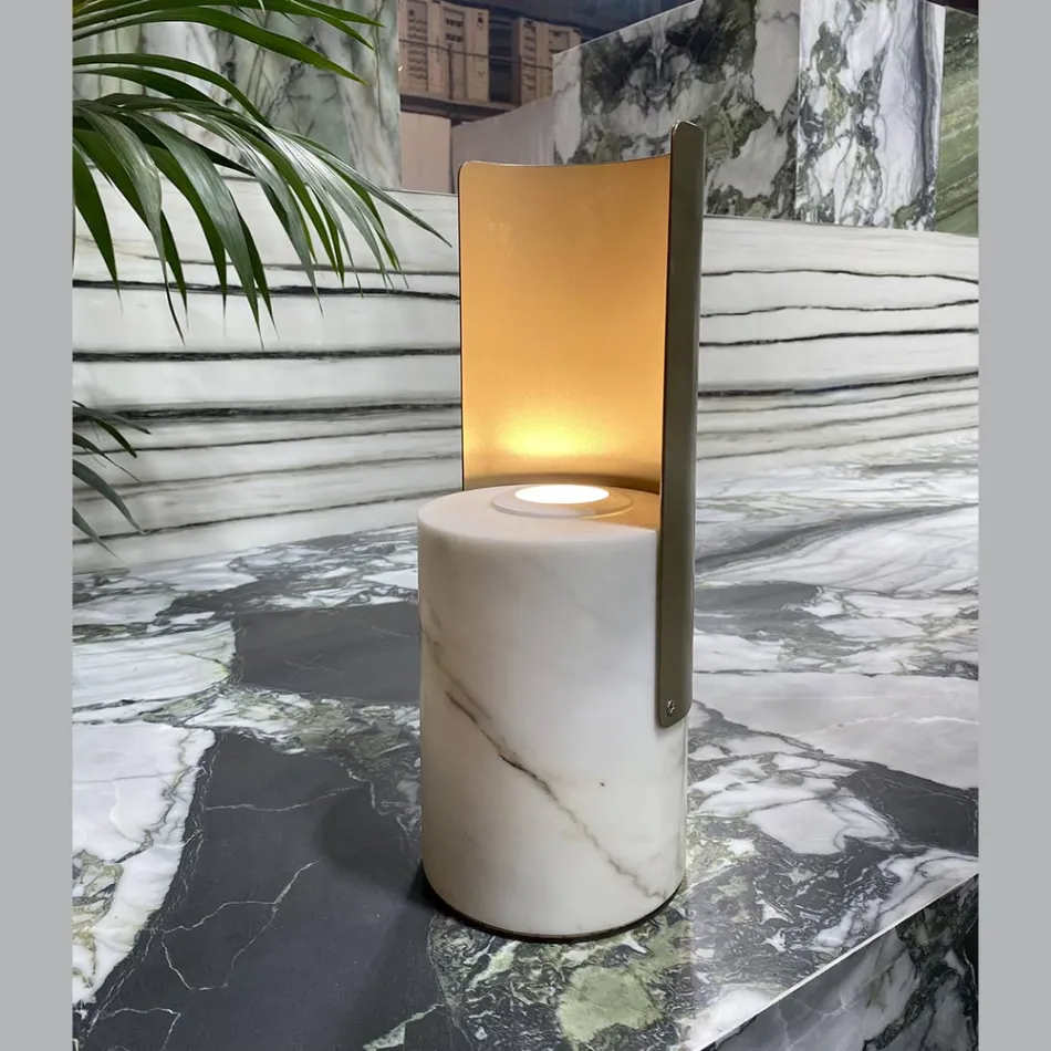 Lampada da Tavolo in Marmo Paonazzo e Metallo Made in Italy - Azumane Viadurini