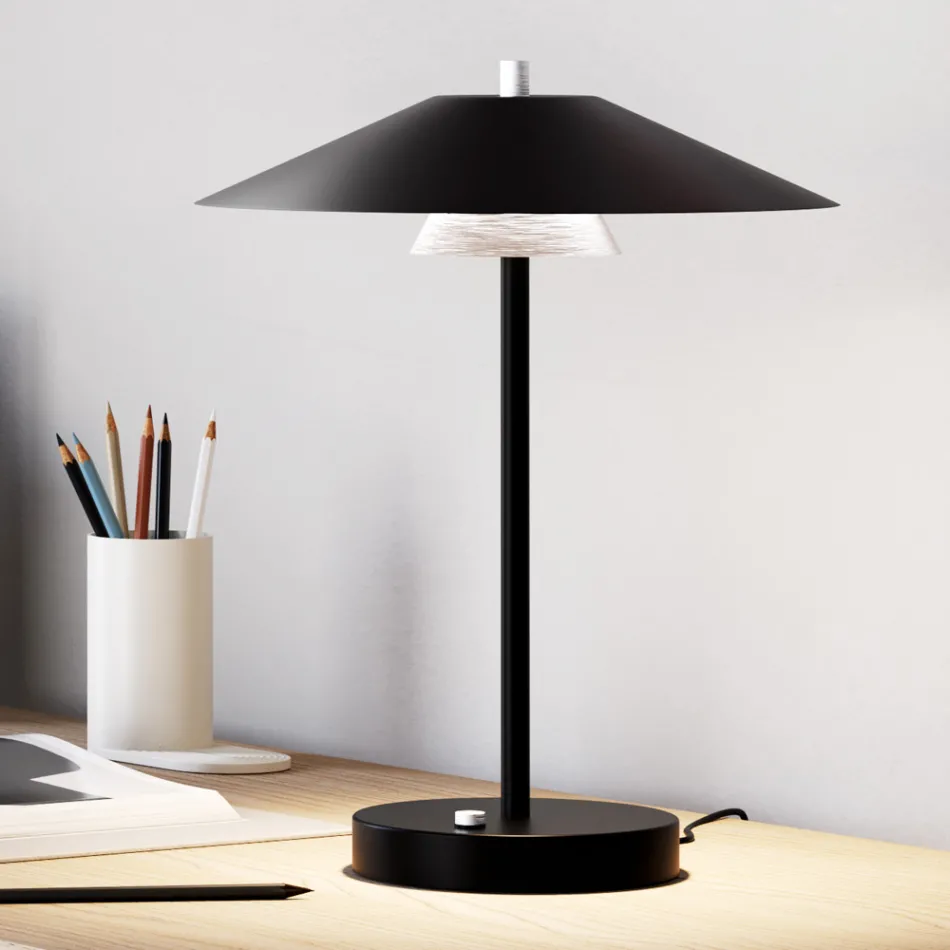 Lampada da Tavolo in Metallo di Diverse Finiture Made in Italy - Mira Viadurini