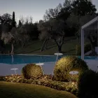 Lampada da Terra Giardino Alluminio Bianco Design a Foglia Ninfea - Cipriam Viadurini