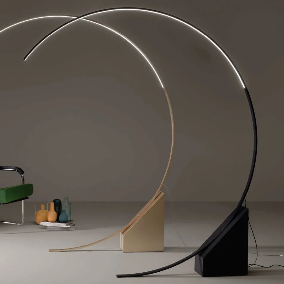 Lampada da Terra in Metallo Verniciato con Luce LED Dimmerabile - Eucalipto Viadurini