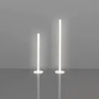 Lampada da terra sottile Slide Flux in metacrilato prodotta in Italia Viadurini