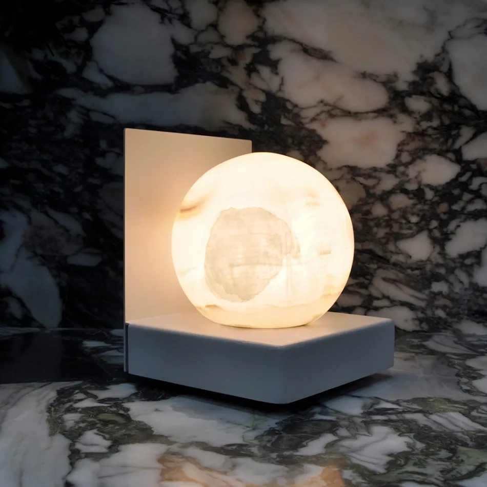 Lampada in Metallo con Sfera Bianca in Marmo Satinato Made in Italy - Issei Viadurini