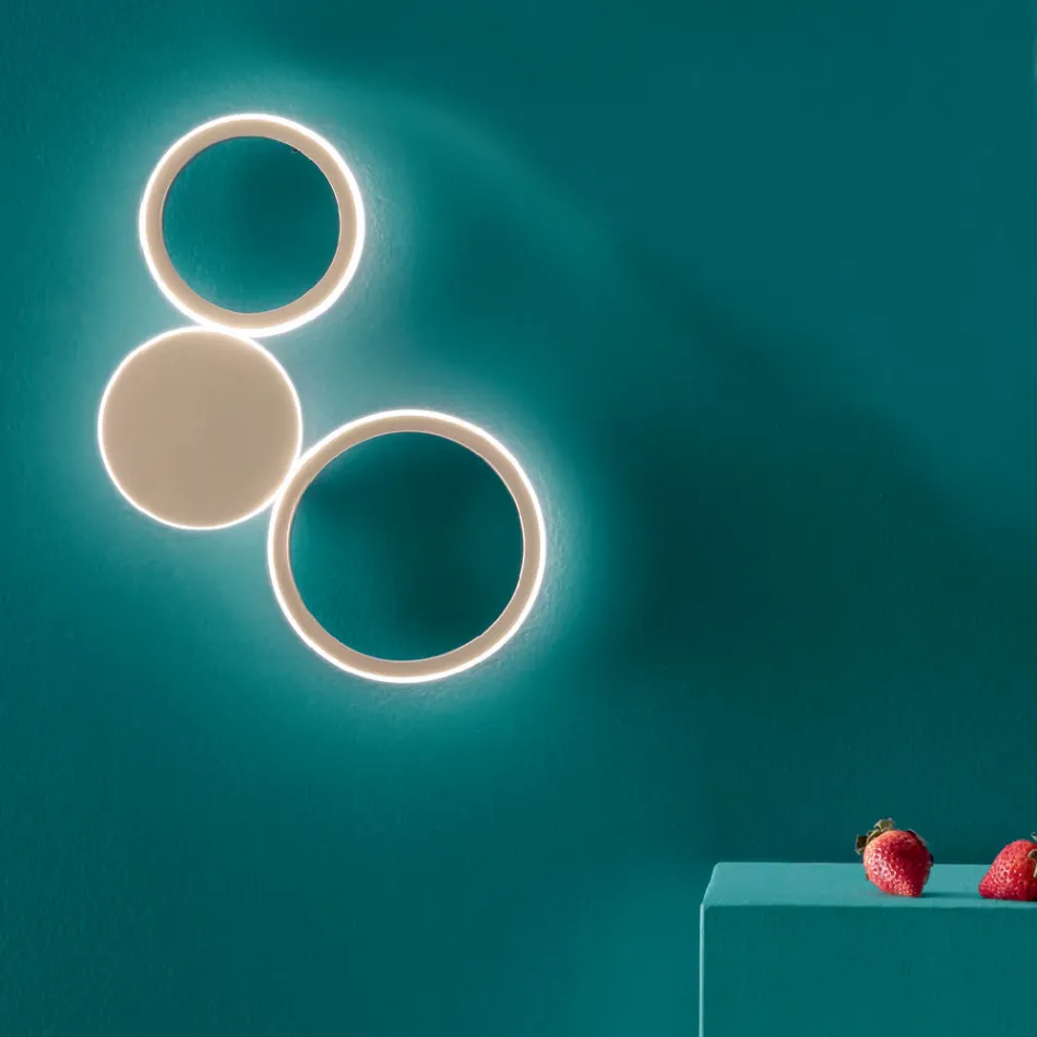 Lampada Parete LED Moderna con Struttura in Metallo Verniciato Oro - Punto Viadurini