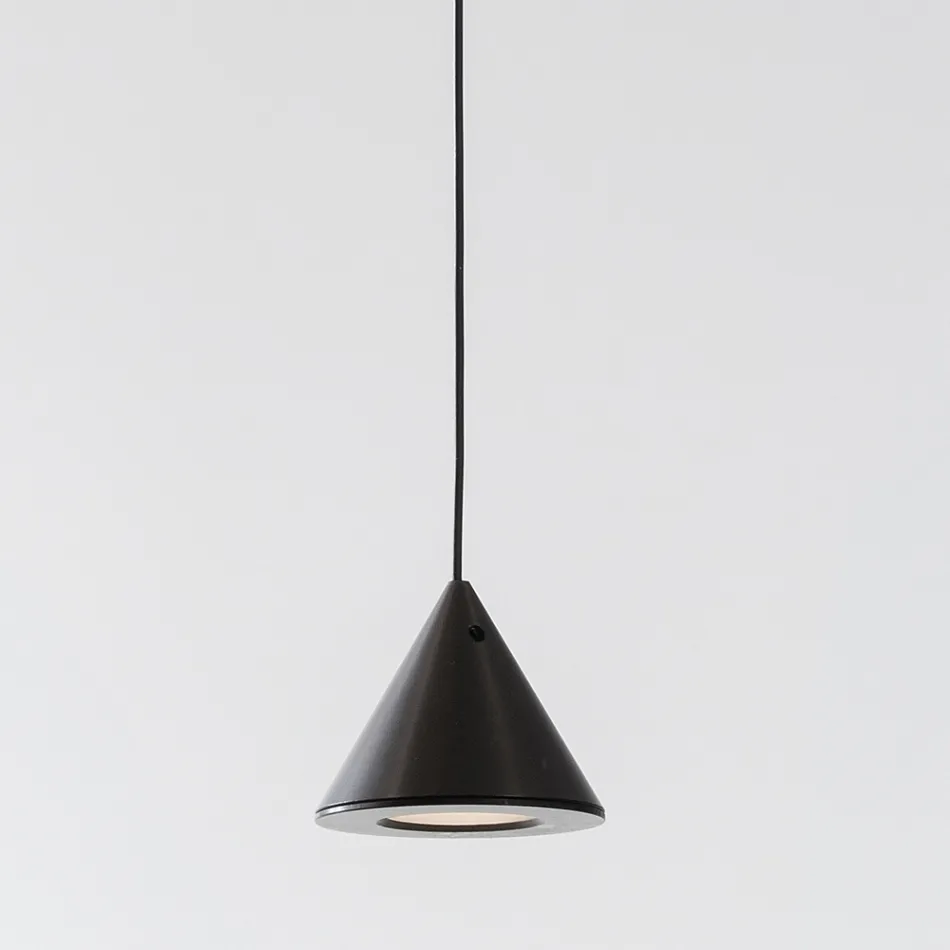 Lampada Sospesa Filo Alluminio Nero Cono Piccolo Design Minimale - Mercado Viadurini