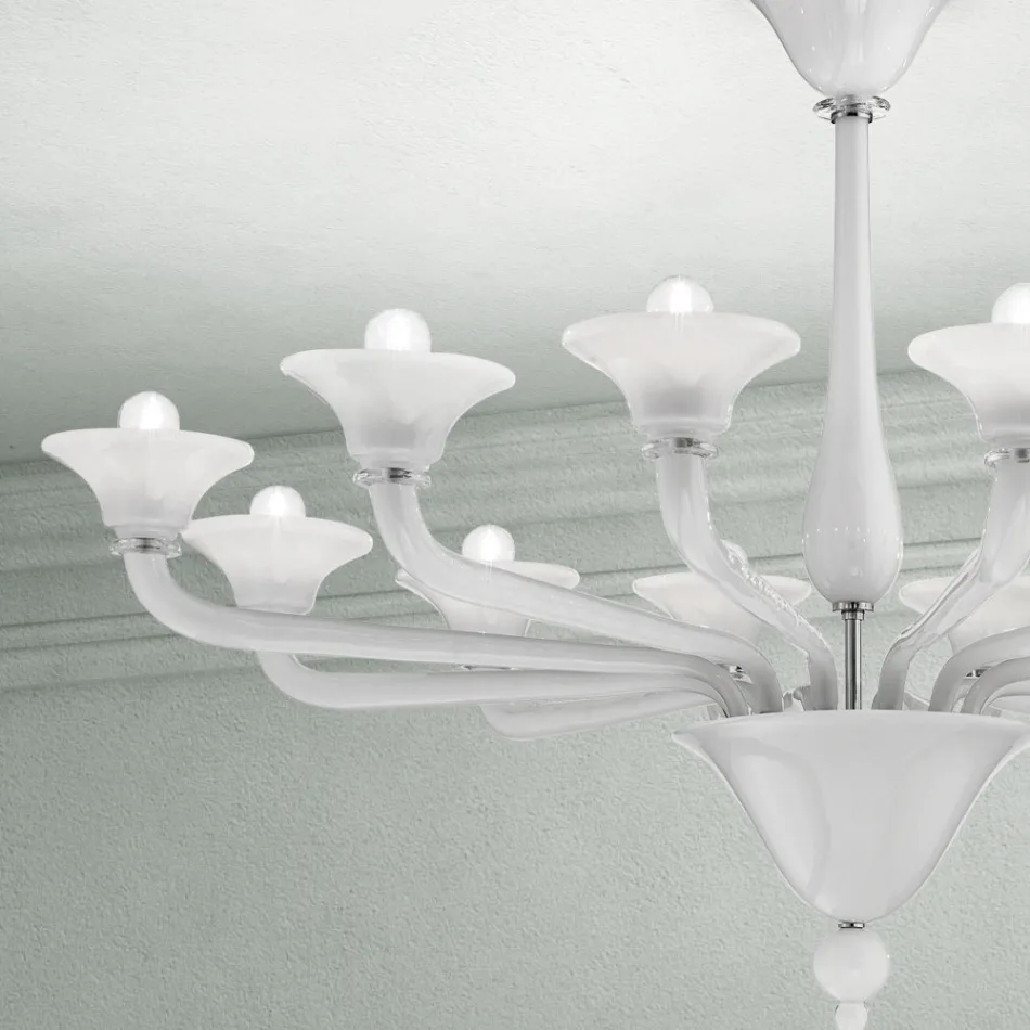 Lampadario 12 Luci in Vetro di Venezia Bianco e Metallo Cromato - Ismail Viadurini