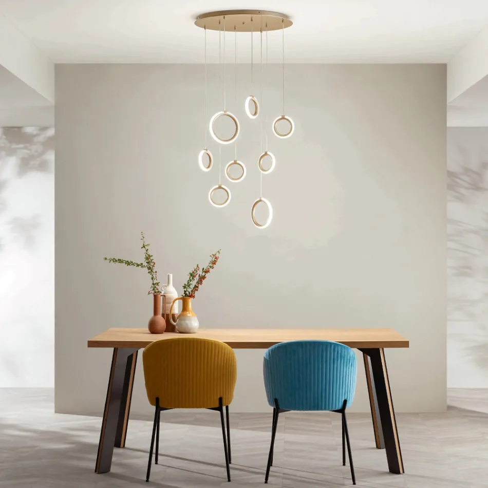 Lampadario Appeso in Metallo Verniciato Oro con 8 Luci LED - Cedro Viadurini