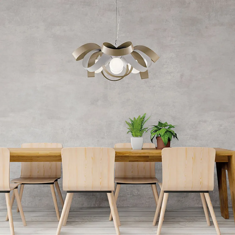 Lampadario shabby chic in metallo bianco per arredare con gusto – Mare Viadurini