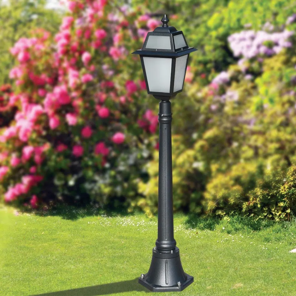 Lampione Alto 116 cm da Giardino in Alluminio Antracite e Vetro Sabbiato - Elric Viadurini