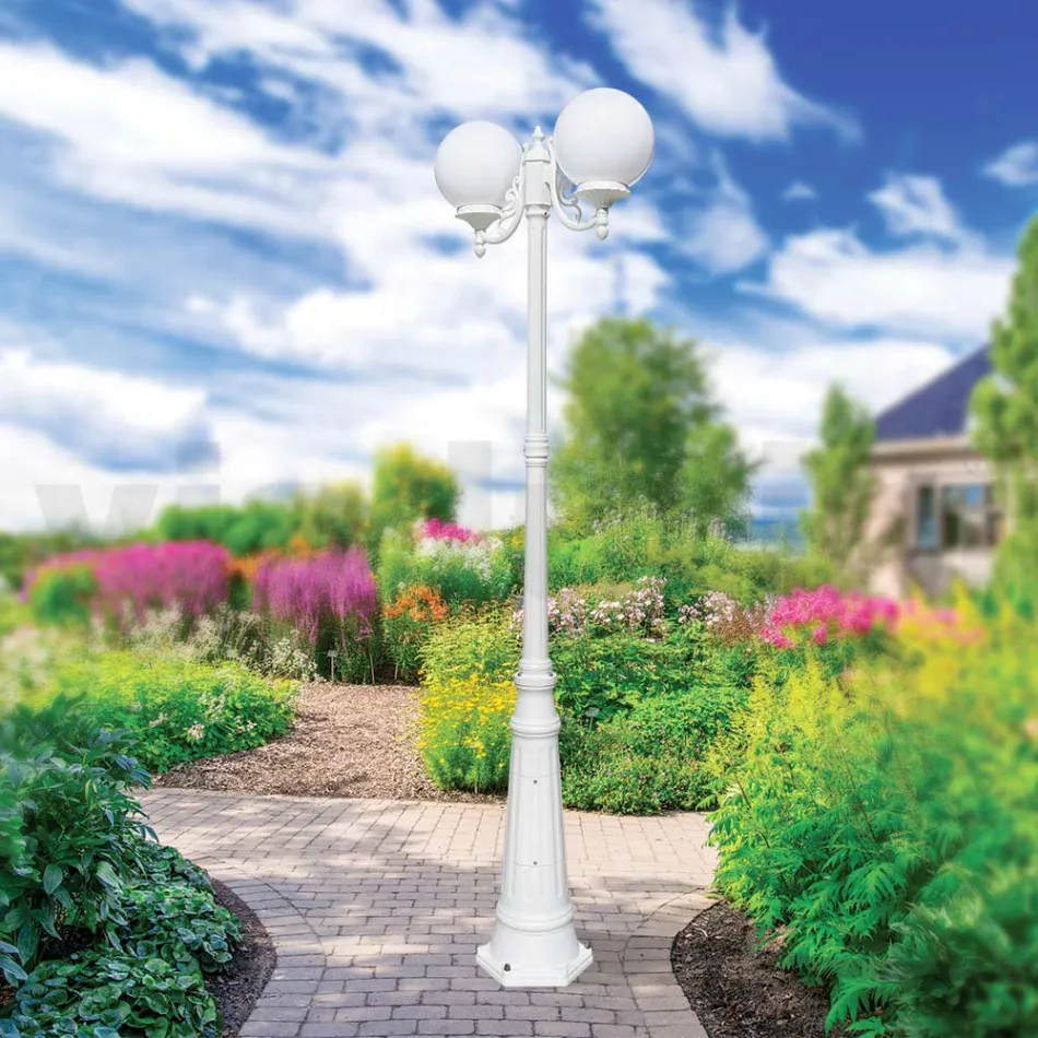 Lampione Alto 230 cm in Acrilico e Alluminio Bianco Made in Italy - Trovabianco Viadurini