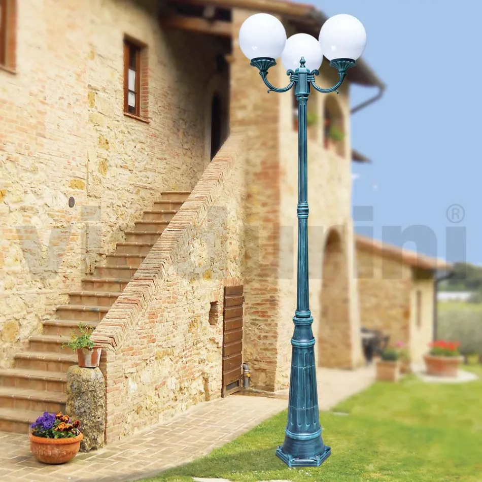 Lampione Alto 242 cm in Acrilico e Alluminio Nero Made in Italy - Trovanero Viadurini
