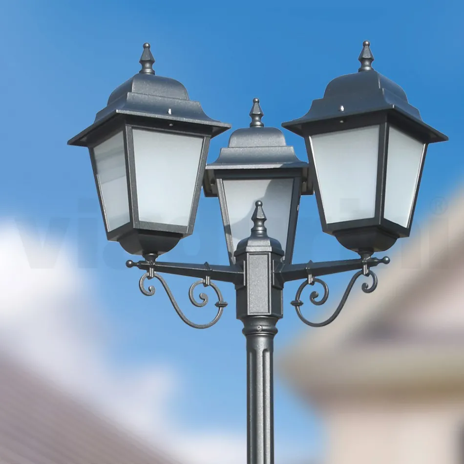 Lampione Alto 249 cm in Vetro e Alluminio Antracite Made in Italy - Scintilla Viadurini
