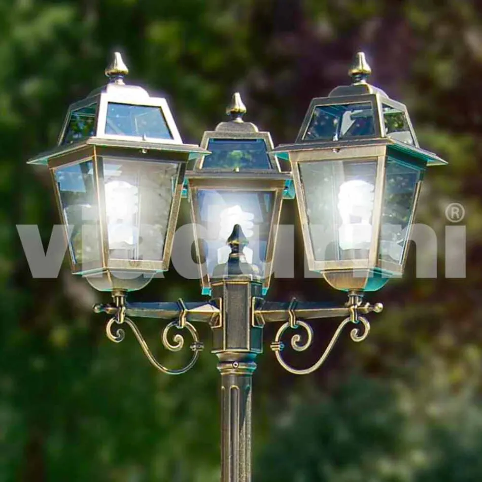 Lampione da giardino classico a tre luci prodotto in Italia, Kristel Viadurini