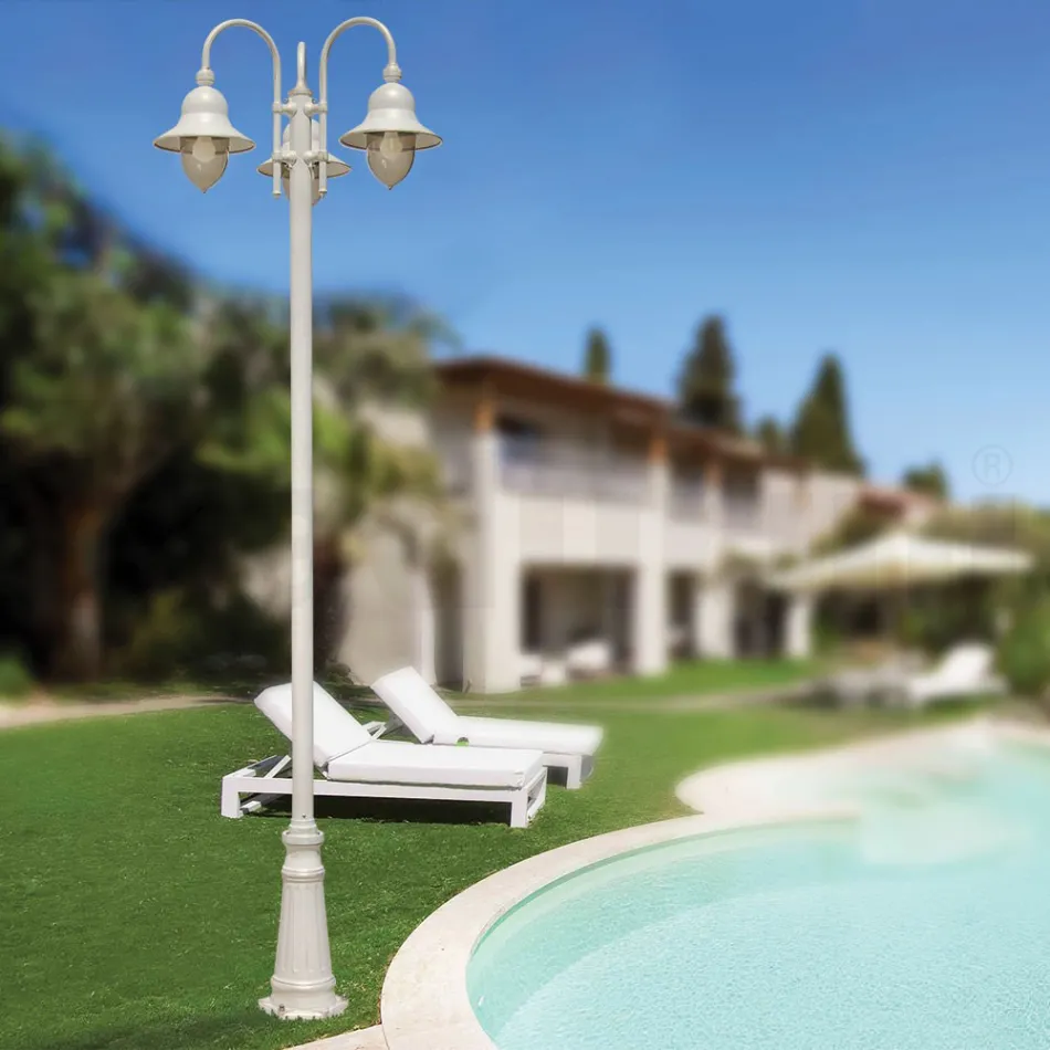 Lampione Giardino a 3 Luci in Alluminio Realizzato in Italia - Cassandra Viadurini