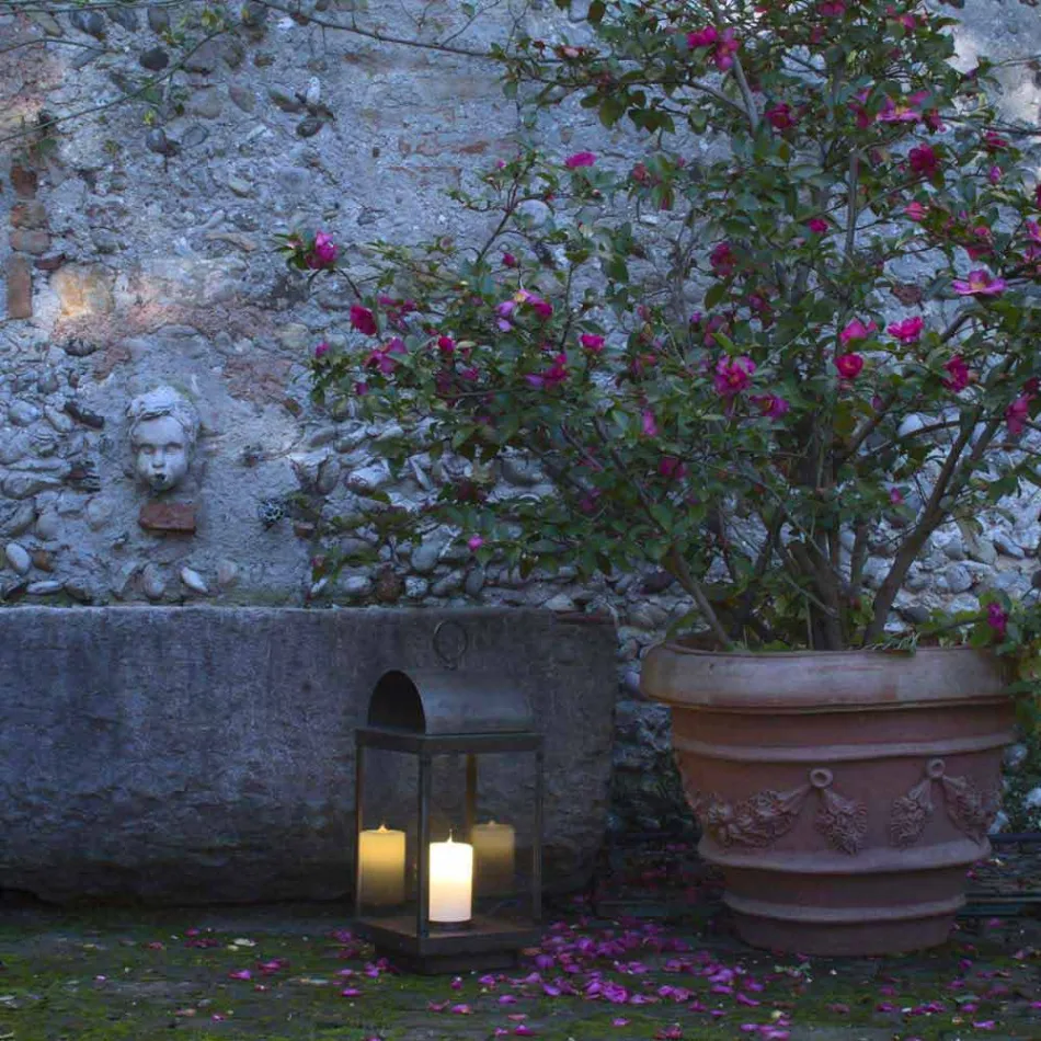 Lanterna da giardino con candela in ferro o ottone Il Fanale Viadurini