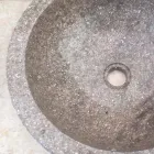 Lavabo da appoggio grigio in pietra naturale Finn, pezzo unico Viadurini