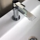 Lavabo da Appoggio Squadrato in Ceramica Bianca e Foro Rubinetteria - Aster Viadurini