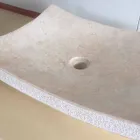 Lavabo in pietra naturale di design bianco Love, pezzo unico Viadurini