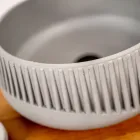 Lavabo Rotondo da Appoggio Realizzato in Cemento e Resina - Ibisco  Viadurini