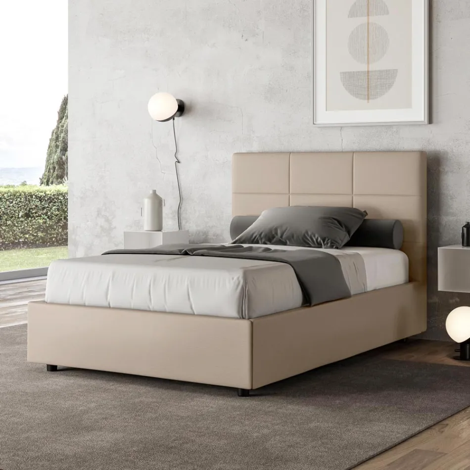 Letto 140x200 cm con Testata a Rettangoli in Similpelle Made in Italy - Brina Viadurini