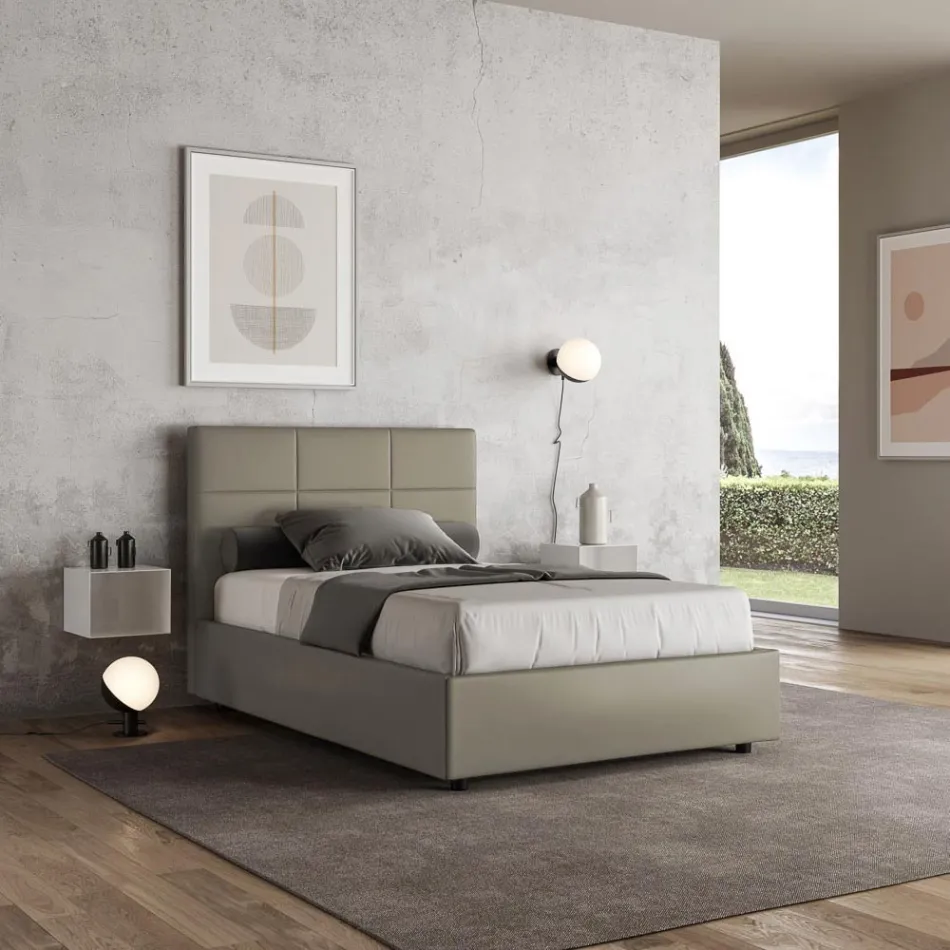 Letto 140x200 cm con Testata a Rettangoli in Similpelle Made in Italy - Brina Viadurini