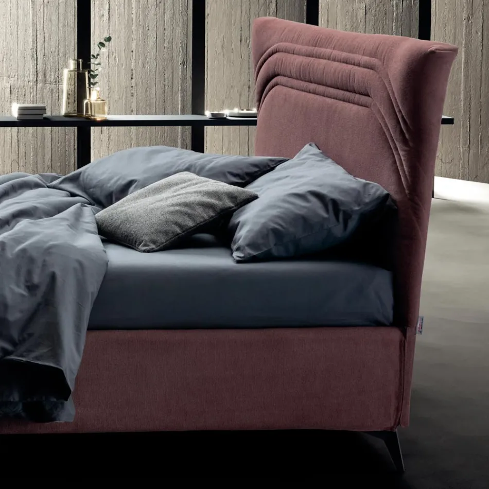 Letto Matrimoniale 160x190 con Linee Ricurve e Doppia Fascia Trapuntata - Gioie Viadurini