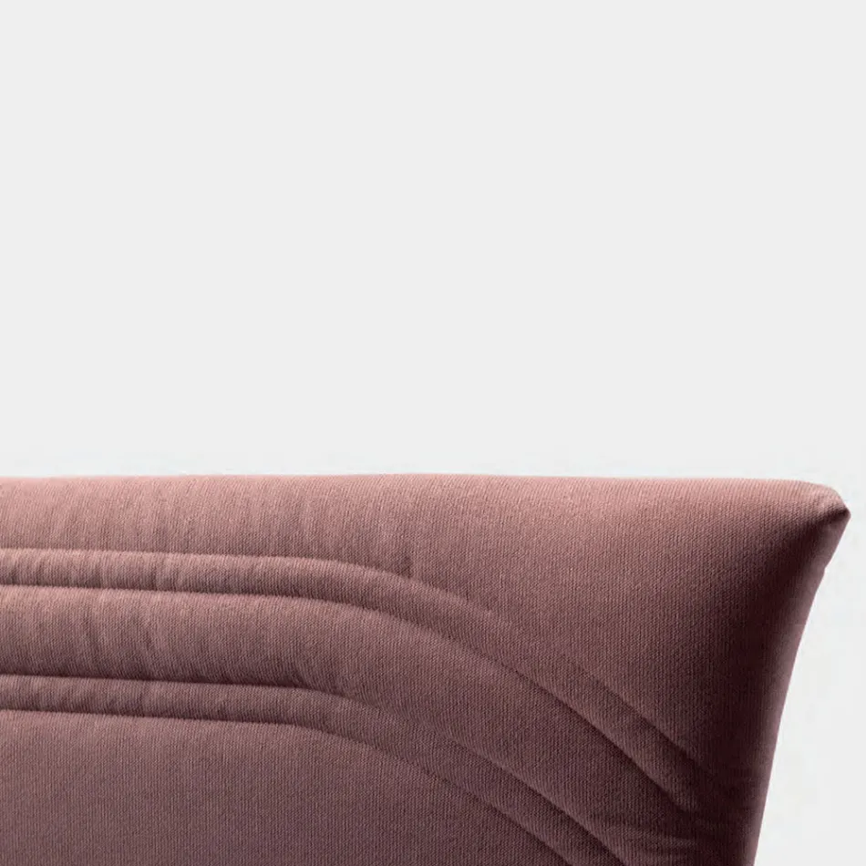 Letto Matrimoniale 160x190 con Linee Ricurve e Doppia Fascia Trapuntata - Gioie Viadurini