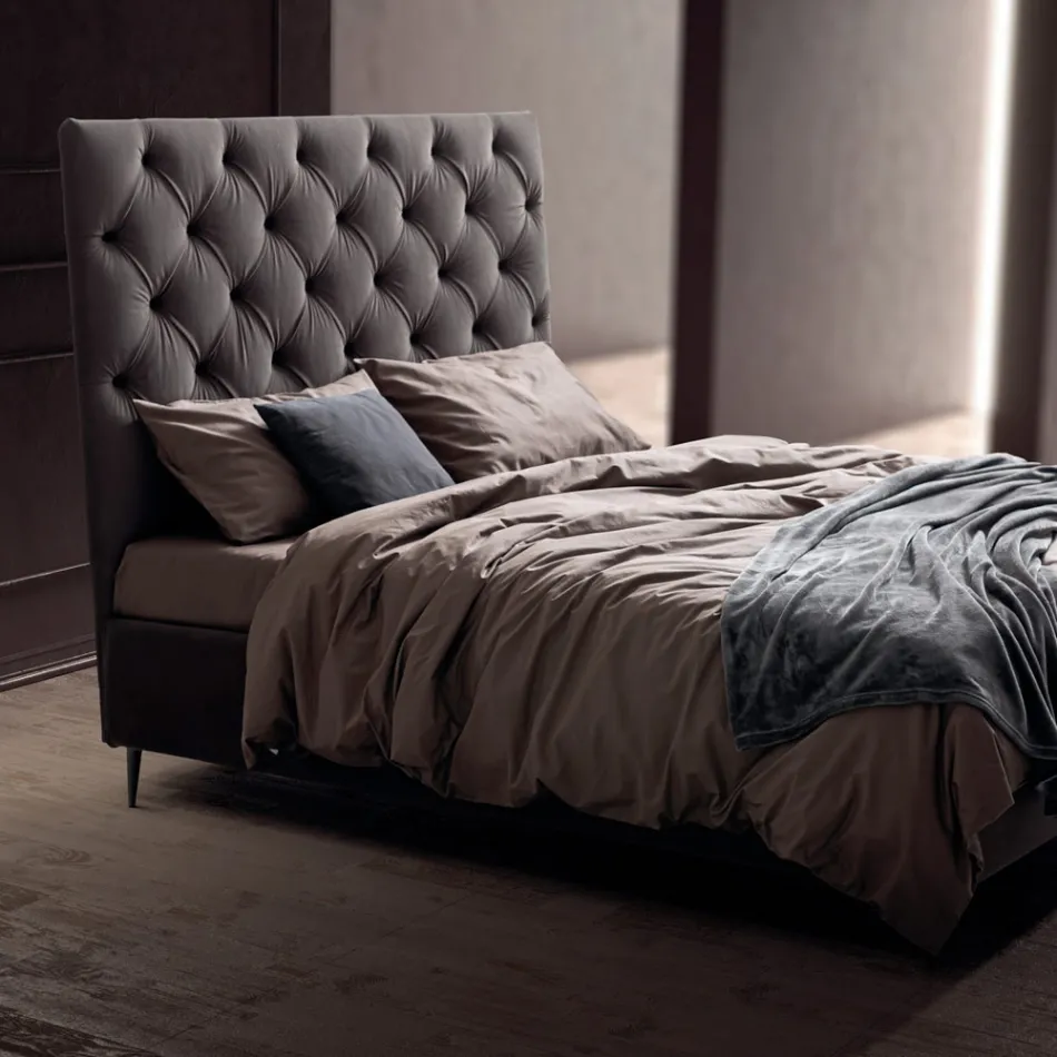 Letto Matrimoniale 160x190 con Testata Alta e Trapuntata Made in Italy - Sallie Viadurini