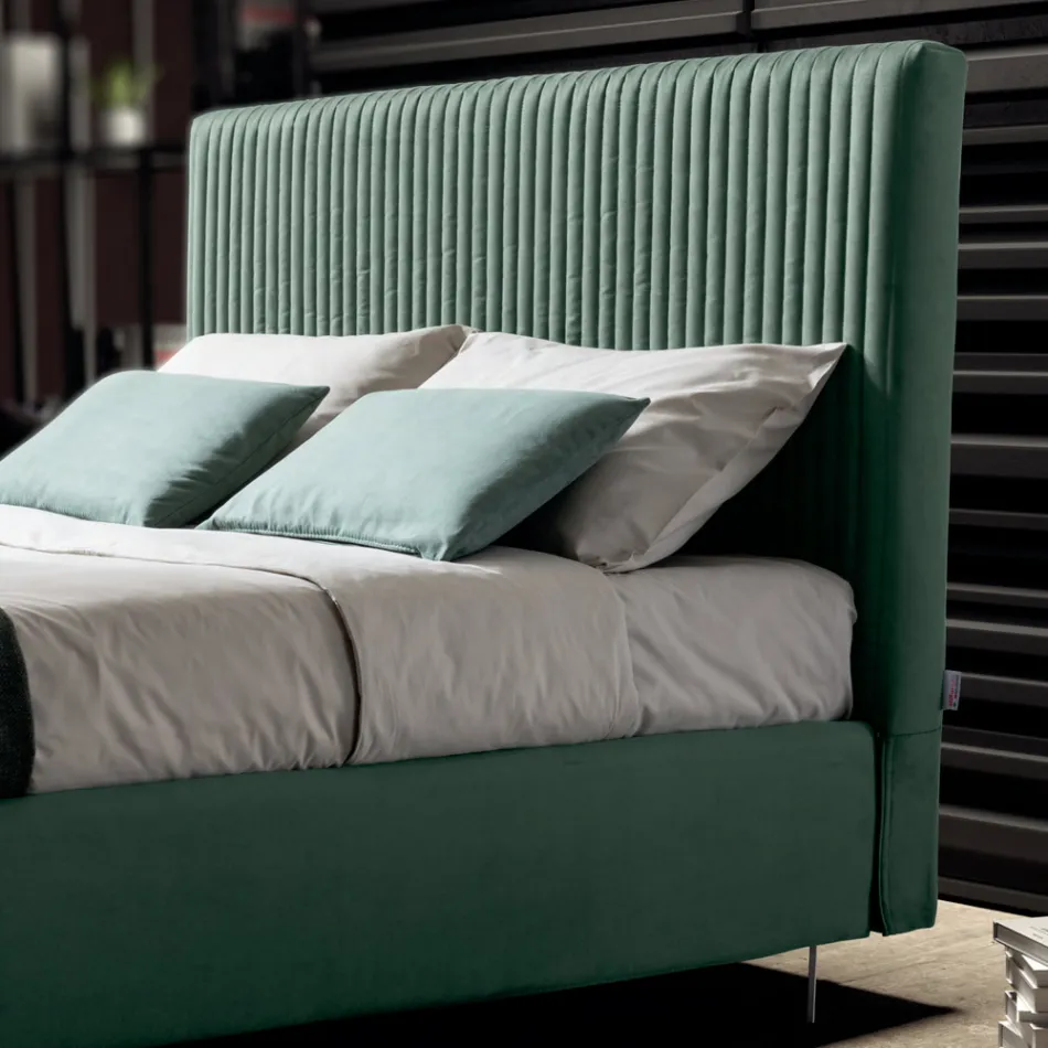 Letto Matrimoniale 160x190 con Trapuntatura a Fasce Strette Multi-Righe - Meduse Viadurini