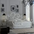 Letto Matrimoniale con Pediera Coordinata, Materasso e 2 Comodini - Nebbia