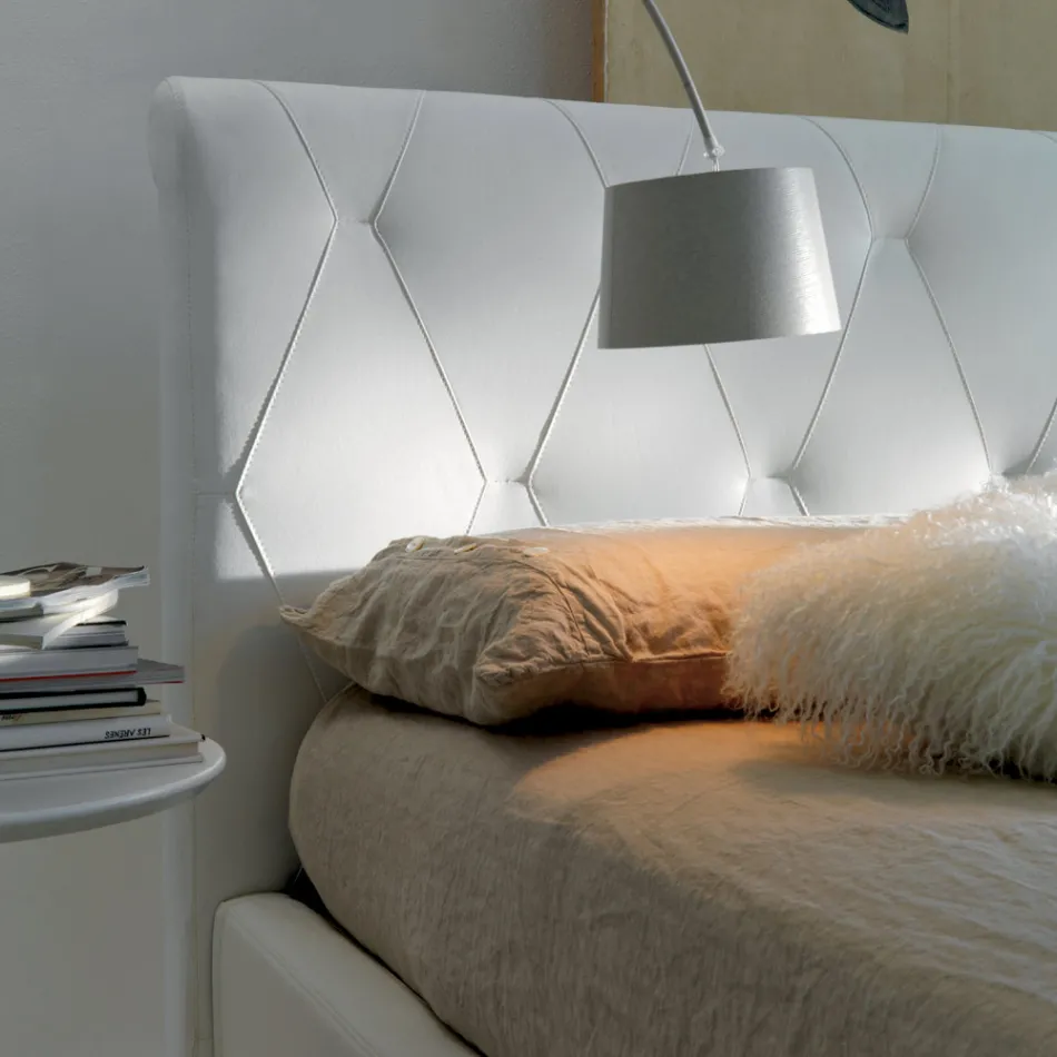 Letto Matrimoniale con Struttura in Legno Ricoperta in Poliuretano - Stravolto Viadurini