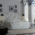 Letto Matrimoniale con Testata in Ferro Pieno Made in Italy - Nebbia